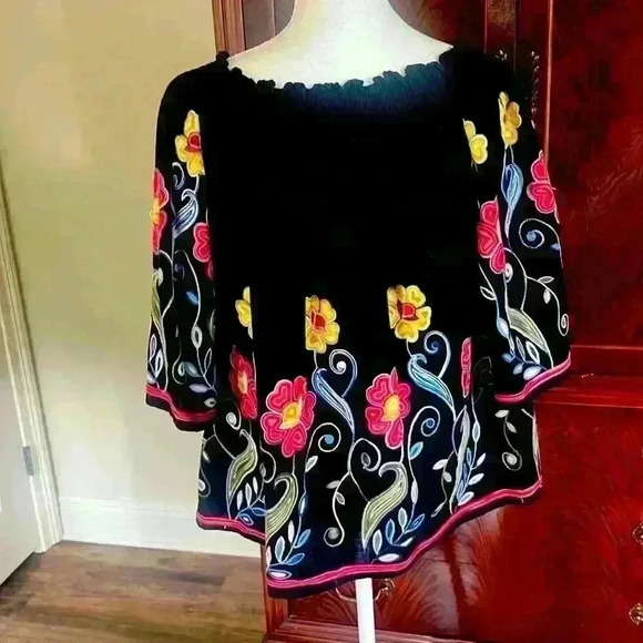 Radzoli ladies cotton embroidered top. Medium. Excellent condition. - Picture 9 of 11